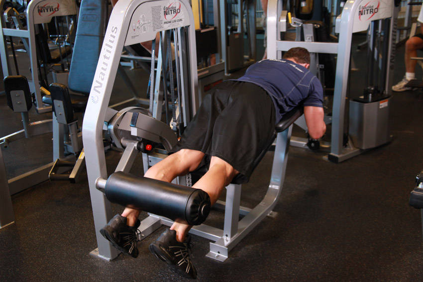 Curl femoral tumbado: posición inicial